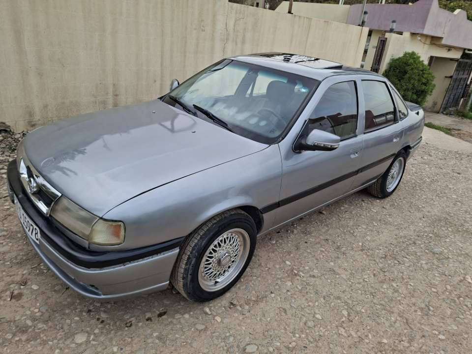 مۆدێل 1993مەکینە18
هەزەی بەسەرنەچوە سەنەوی 2030 بەناوی خۆمە

گێڕومەکینەو کارەبایاتی  هەموی بێعەیبە وەرگەڕاو بڕاوەبەشەرت سەیارەکە خاوێنە هیچ مەسروفی تیانیە پێشو پشتی جەمپی خەفیفی هەیە 
 سعر 37ژ.م ***********
