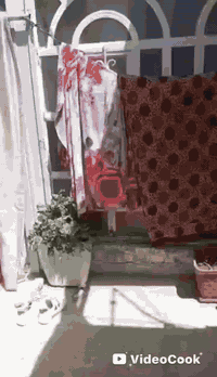 للبيع بيت 120متر غرفتين ومطبخ وصحيات واستقبال  ومخزن  وطارمة وحديقة بناء نضيف ومرتب  بحي الرحمة بشارع عشرين قبل النص  بسعر 38 وبي مجال قليل لليشتري  للاستفسار اكثر الاتصال علئ ***********
وت ساب ***********
