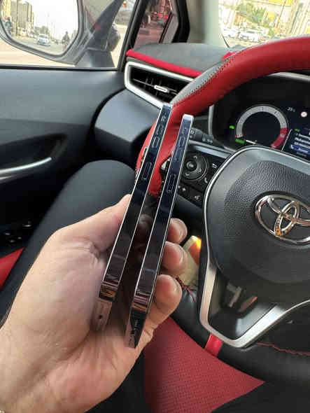 14 برو ماكس. عدد 2 تفاصيل داخل صور نضافه100 اجهزه مداخله صيانه. السعر قفل من الاخير. 850. متواجد اتصال. او واتس *********** مكاني بغداد
