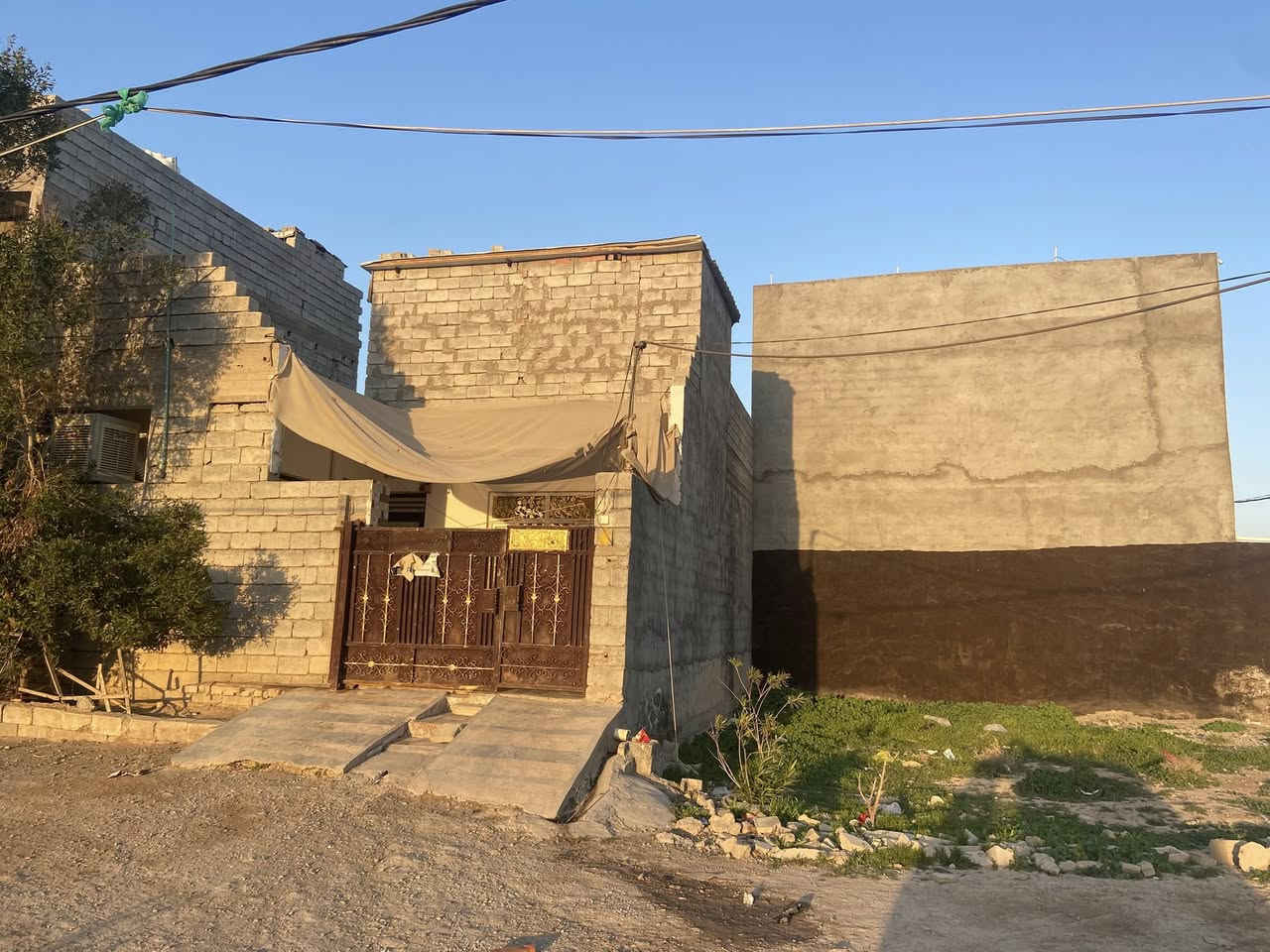 يا لله بيت للبيع
الحولي الزراعي مساحة 100 بناء حديث بسعر مناسب تفاصيل ‭0771 960 8927‬
بيك خير وتدلل
