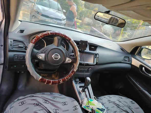 سنترا ٢٠١٩ بيها حادث امريكا بس جاملغ أمامي جهة السايق مبدل يعني قطعه وحده صبغ والبابتين بيهن بارد بسيط بدون دواخل صور الحادث مرفقه سياره نضيفه ماشيه ٤٨ الف ميل حقيقي سياره نضيفه مال بيت حداديه نضيفه تخم تاير جديد.
بيع او مراوس بفورتي صفره ١٩ او ٢٠.
*********** واتساب
