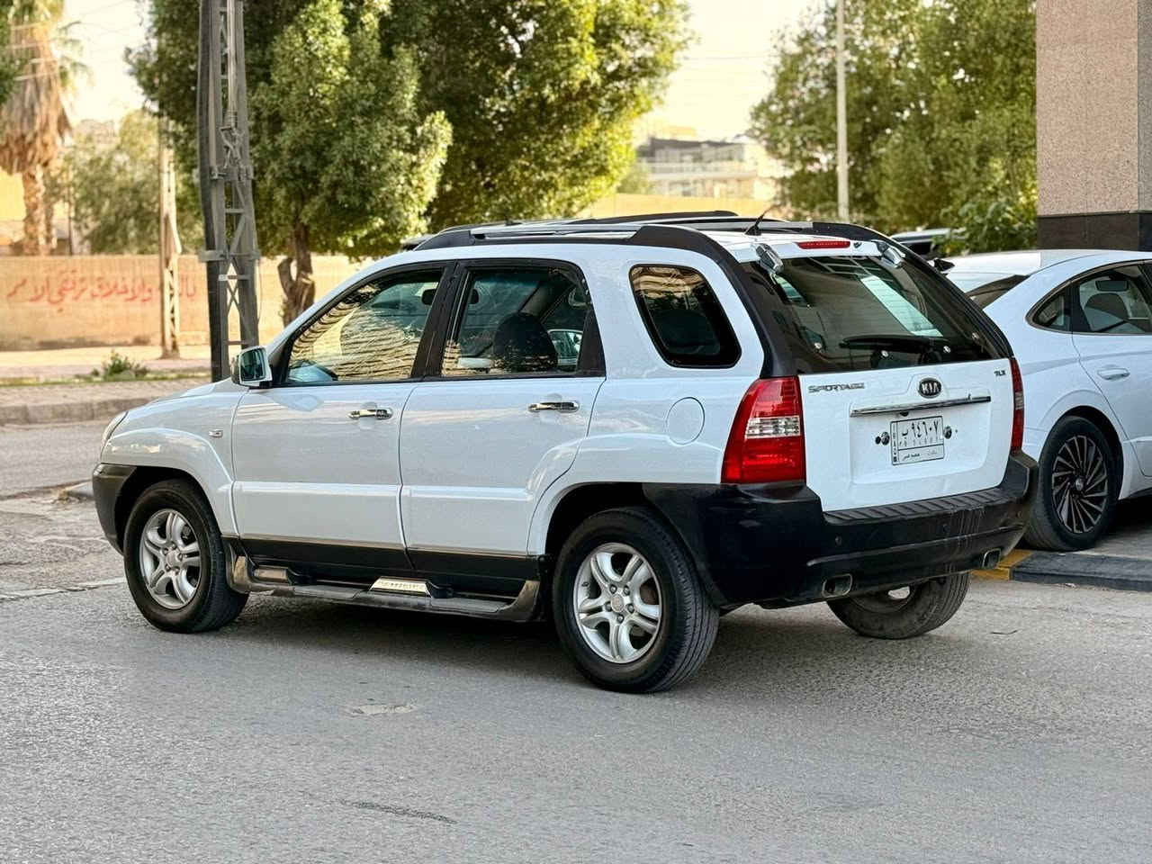 سبورتج مديل 2007 خليجي السعر 97 قابل للتفاوض الأستفسار اتصل*********** 
كفاله عامه من الضربه و الصبغ التبديل  مواصفات اشاير بل مري حساسات شاشه كبيره كامره خلفيه مكينه 2000 دوش مكينه وكير مكفولات حداديه جديده تخم تاير تبريد ثلج❄️  رقم بغداد مشروع وطني سنويه ل ٢٩ مكان سياره كربلاء كربلاء, العراق
