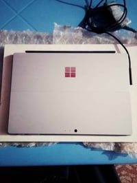 سيرفس برو 5 • بطارية ميتة • شاشة مشروخة