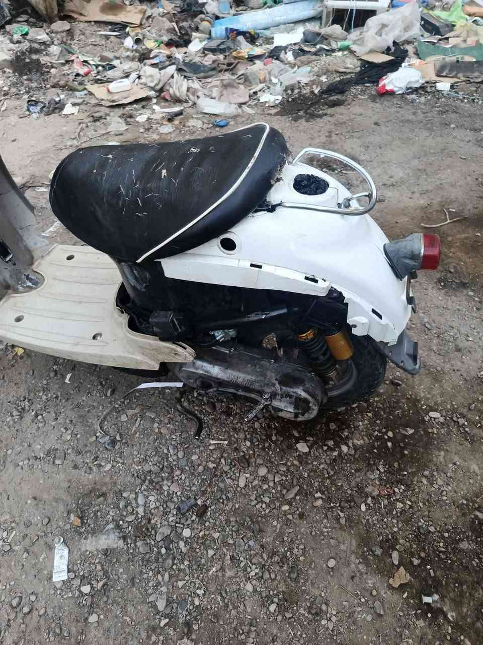 سلام عليكم دراجه البيع كلاسك 
السعر ١٠٠ مكاني الحسينيه راشديه ***********
