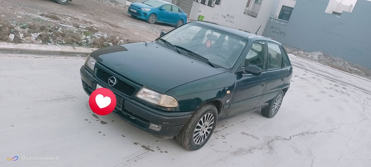 سيارة استره جنطه 1991 كير توماتيك كشرها نضيف 
بيها أثر تقحيل كابون بانزين تايرات طخم جديد
سياره تونس ناعسه  شراي اتصل وتدلل
***********
