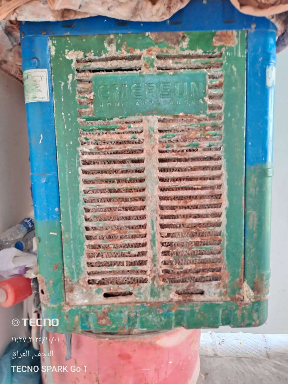 السلام عليكم 
٣ مبردات للبيع شغالات بس وحده نوفا مجيمة متروكة والباقيات شغالات ابيع شلع سعرهن 65الف 
موجود خاص 
رقم الهاتف /***********
