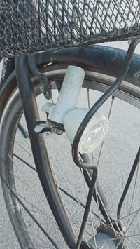 بايسكل ياباني  حجم 28 المواصفات: تايرات من نوع (Maxxis) اضائة اماميه م...