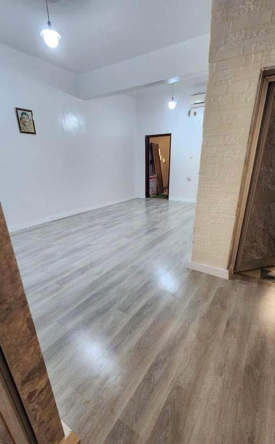 من اعمال شركه الهلال للمقاولات العامه
ارضيات خشب باركيه تركي درجه اولى🏢
ضد التعفن👍
ضد الحريق👍
ضد الرطوبه👍
متوفر بكافه الوان الصاج💯 
يشمل النقل والفوم العازل والتركيب والتنظيف 
ضمان 10سنوات فعليه 
يمكن تنفيذ 50م  في يوم واحد
ظايج من شكل الارظيه مالتك 
الكاشي القديم رايح لونه ومحفر واتضوج من العماله ماعليك سوى تختار اللون والباقي علينه
***********
للحجز والاستفسار مراسلة الصفحه او الاتصال على الارقام
