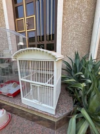 أقفاص بلابل مستعملة نظيفه واحد خشب والباقي حديد  قسم منها فيه تصليحات ...