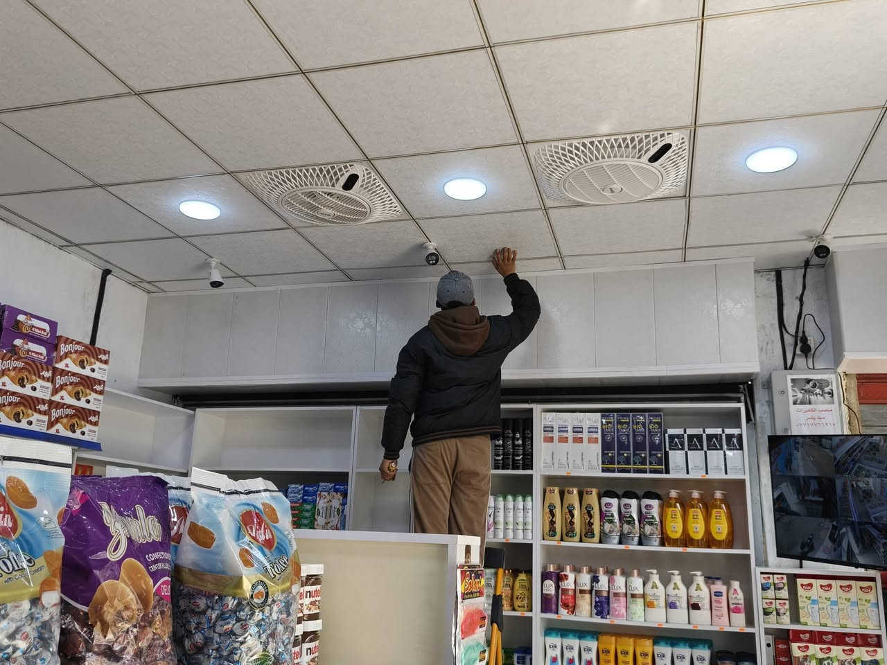 السلام عليكم 
تريد هيج وضوح وصلت يمي ماعليك بس تتصل وبأسعار مناسبة 
***********
