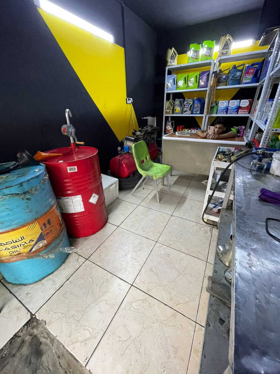 السلام عليكم تم بعون الله افتتاح محطة m5 المعلمين مجاور كماليات بيت صفاكة غسل داخل وخارج جميع انواع السيارات عالي والناصي 🚗 بسعر 5️⃣0️⃣0️⃣0️⃣ فقط 
تبديل زيت لجميع انواع السيارات زيوت اصلية مع غسل السيارة مجانا🚿🧽 العنوان المعلمين مجاور كماليات بيت صفاكة ***********
