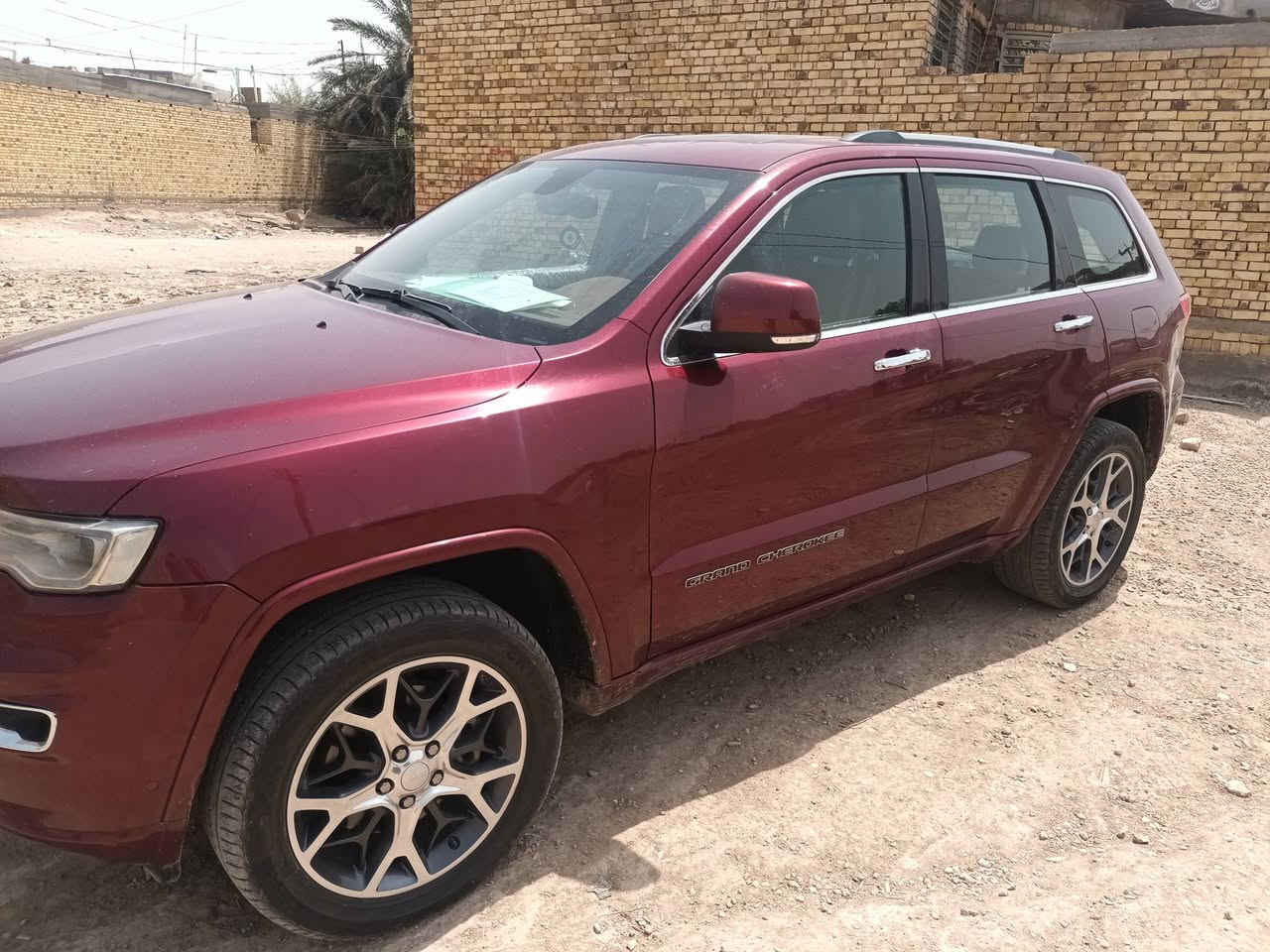 السلام عليكم جيب لريدوو موديل ٢٠٢٠ خليجي بغداد باسمي سياره فول موصفات بيه طخه بسيطه باب خلف السايق وجاملغ الامامي بدون فتح وتبديل سعره ٣١٠ وبيه مجال مكاني ذي قار الرفاعي ***********
