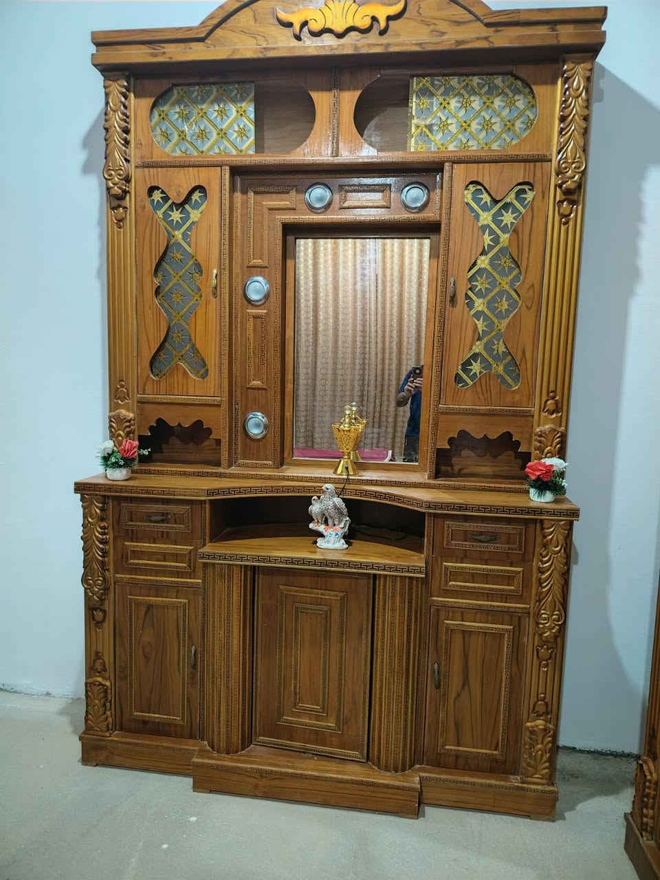 غرفة نوم مستخدمه شي قليل شقل درجة أوله الاستفسار علا هاذه الرقم العنوان الرمانه البعبيد اسعر مليون و٣٠٠  وببه مجال اكو توصيل 
***********
***********
