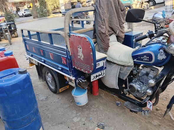 السلام عليكم ستوتة مديل 23 رقم وسنوية 
ستوتة جاهزة مجهزة ربع مذب عليهة 
محركهة صار سبوع من شادة جديد 
ستوتة مكفولة كفالة عامة من كلشي
شراي هذا رقم راعيهة ***********
مكانهة واسط عزيزية
