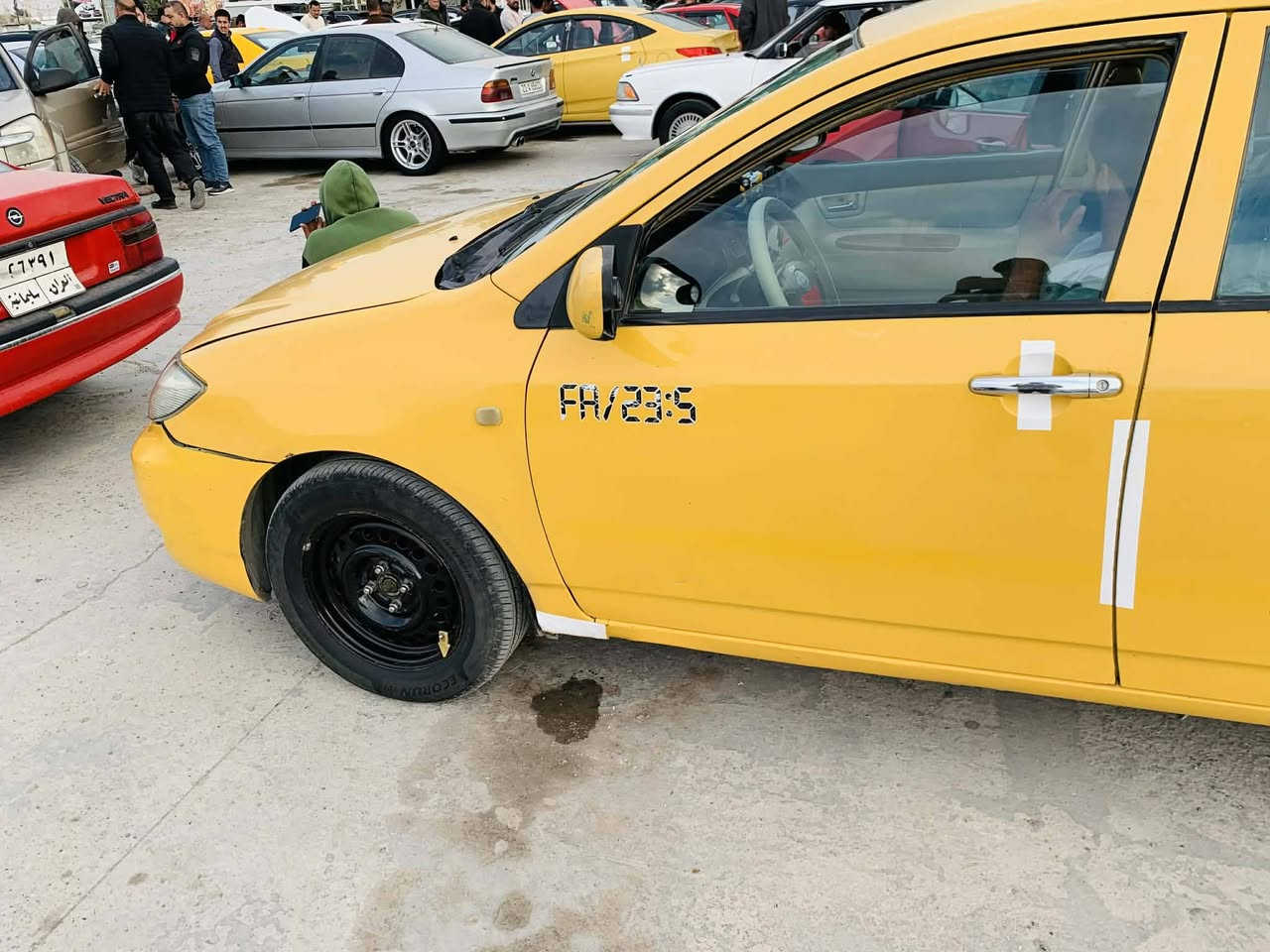 السلام عليكم سياره بي واي دي للبيع موديل ١١ سياره بيها صبق نص جامرك الكدام والباقي كفاله سيارة حيل حلوه صدر جديد تايرات جدد محرك بل شرط كير شرط سنويه جديده دواخلها جديده دفتر بانزين  كهربايت كلها شقاله السعر ٤٨ أو بيها مجال الشراي ينتصل عل رقم *********** مكاني كركوك باجوان
