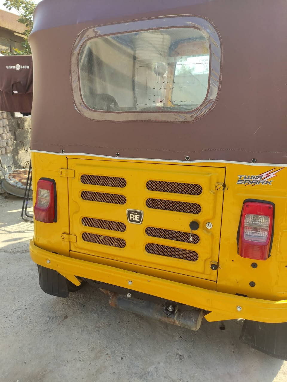 سلام عليكم تكتك للبيع 2020شهر 12تكتك كشر مكينه خير من الله اكسن جديد تكتك بلاديه دوس مامعمره بس مرشوشه مكاني بغداد الرقم ***********6شراي اتصل وبيك خير السعر 7ونص وبيه مجال
