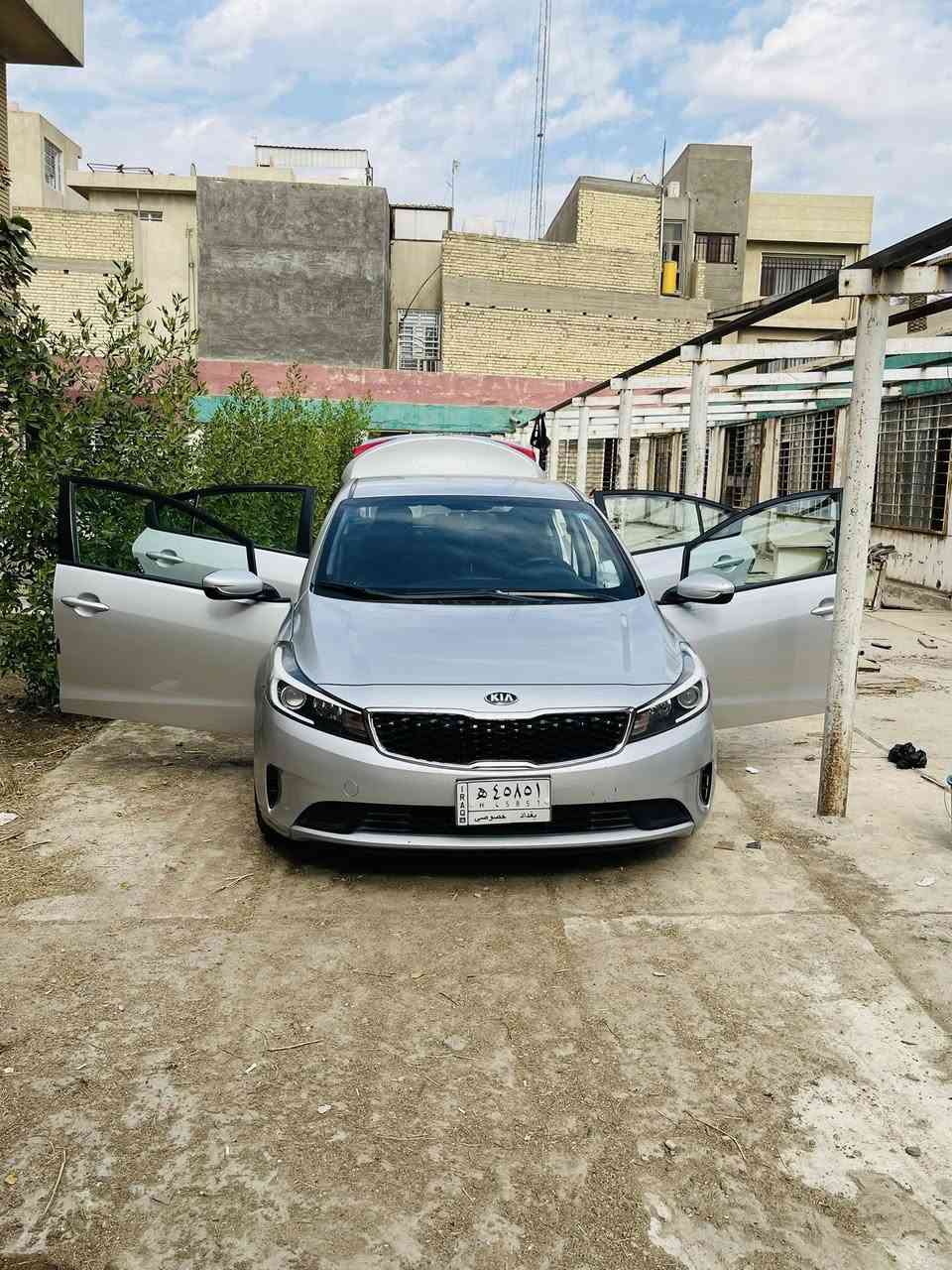 فورتي 2018 حادث خلفي بدون اي دواخل كما موضح بالسونار المرفق السعر 120 متواجد
***********
