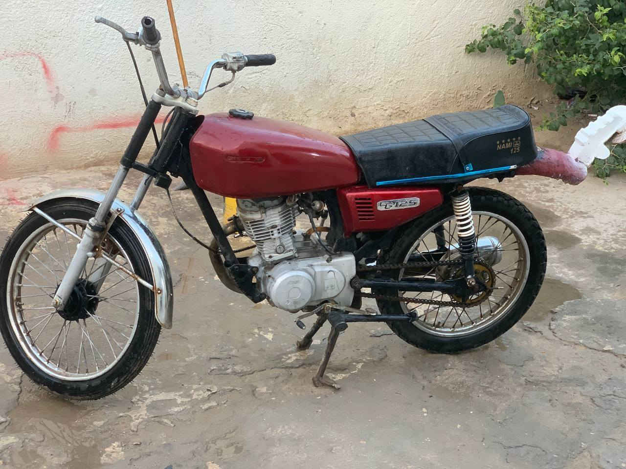 السلام عليكم دراجه للبيع كلك مكفوله من السرقه السعر 250 وبيها مجال عنواني الشعيبه حي السكك 
رقم الهاتف ‏‪***********‬‏
