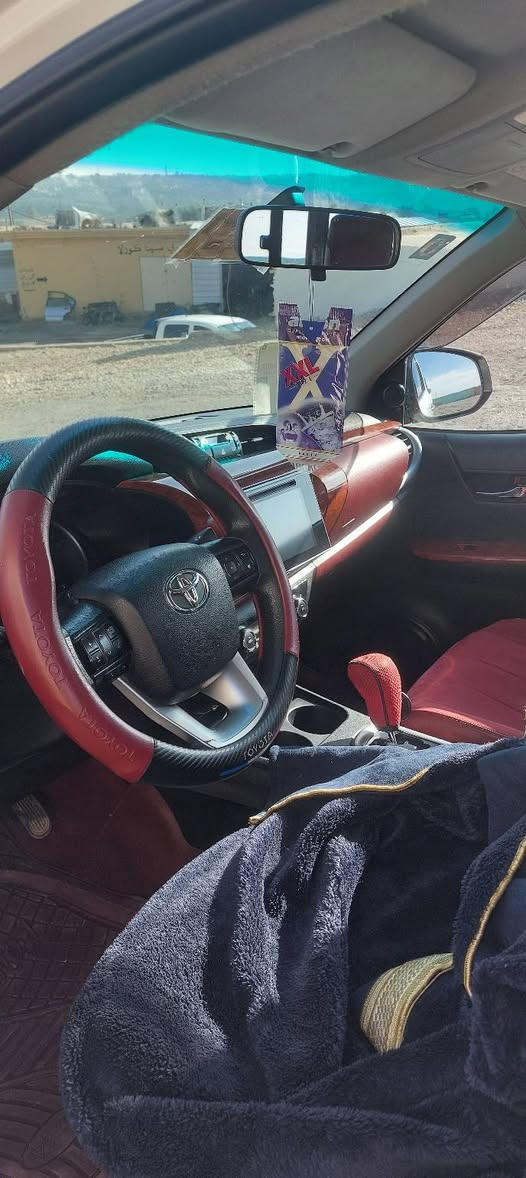 السلام عليكم بيكم هايلوكس 2018 كويتي اصل اوتماتيد مكفوله من كلشي رقم بغداد بسم واحد من حديثه السعر 250بي مجال للاستفسار اتصل وبلخدمه ***********
مكان السياره حديثه
