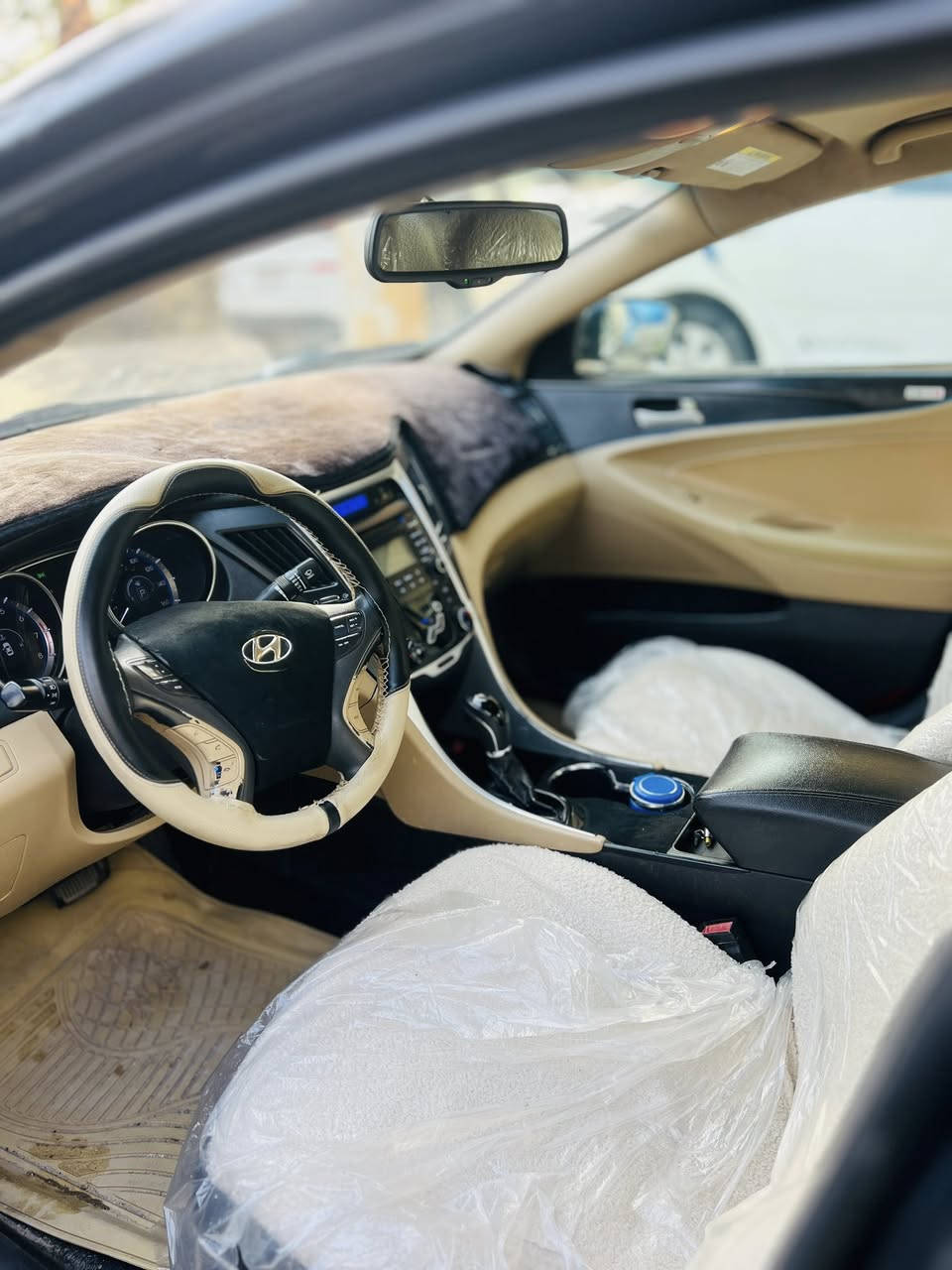 السلام عليكم من رخصه الادمن .سوناتا 2011واردامريكي رقم انبار محرك gdiسياره جاهزه مكينه وكير خيرمن الله تبريد صبغ قطعتين فقط حادثه طخه بالجاملغ الامامي فقط يرهم مراوس حسب لقناعه للاتصال *********** متواجد عل خاص مكان السياره (بغداد)
