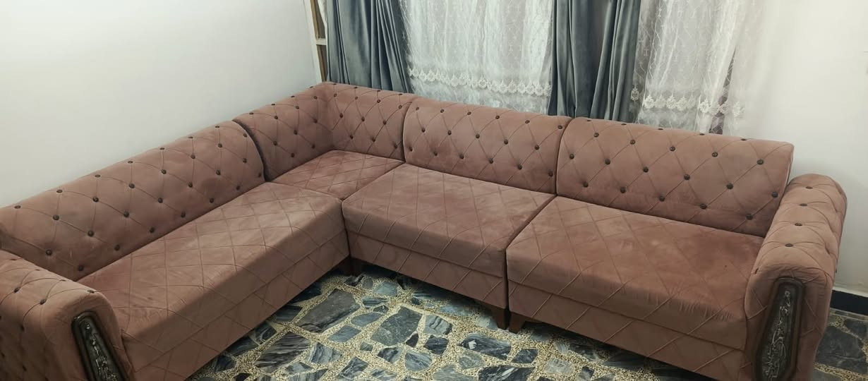 ديوان مستعمل توصا شغل درجه اولى مع ضمان ٥ سنوات 
الشغل كله ثكيل ومرتب سعره ٤٥٠ الف وبي مجال 
المياخذه خسران الله شاهد ***********
