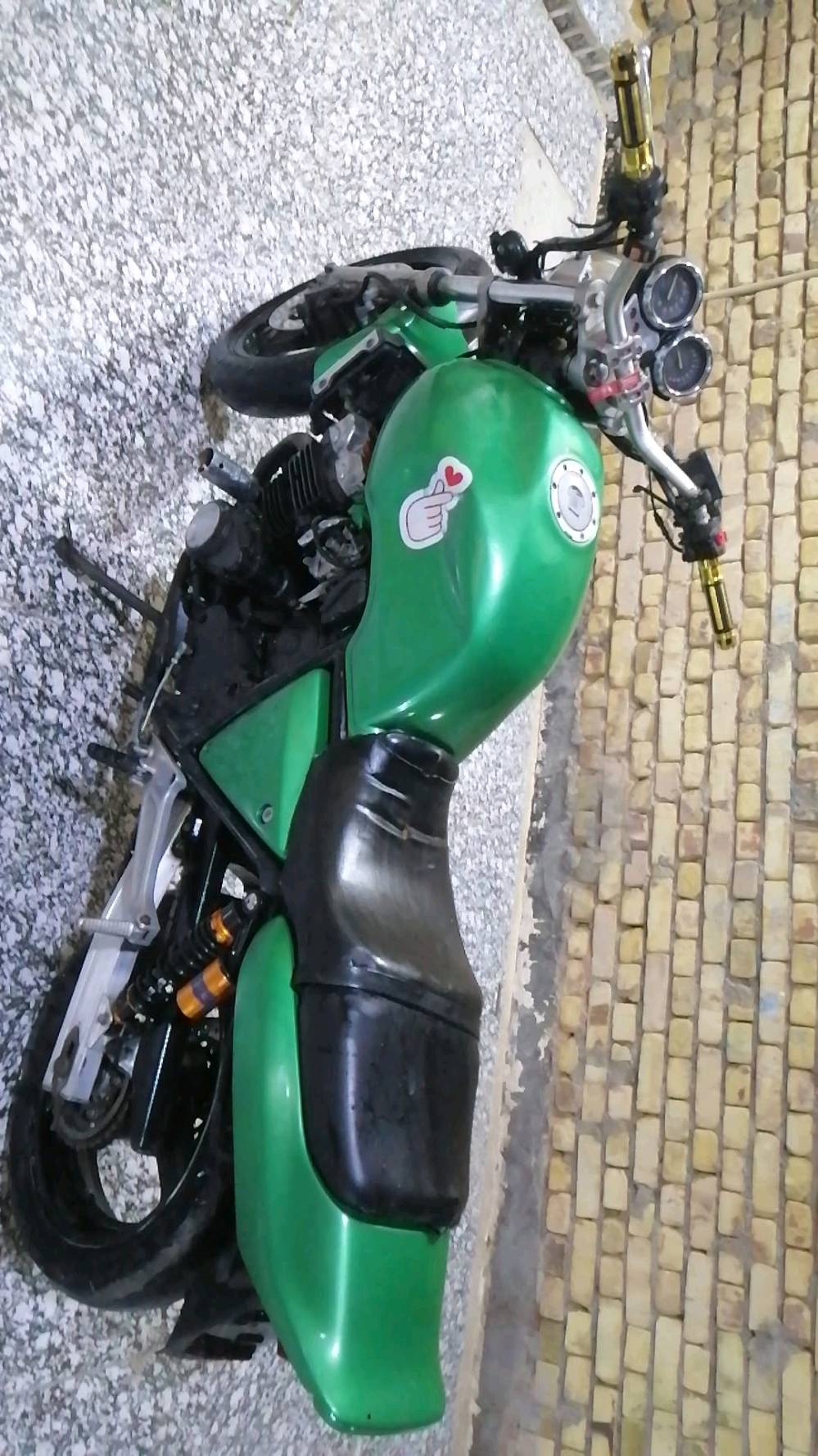 سيبي 400 /16 ولف بيه وراق بيه كمرك ومنفيس السعر مليون وست ميه وبيه مجال