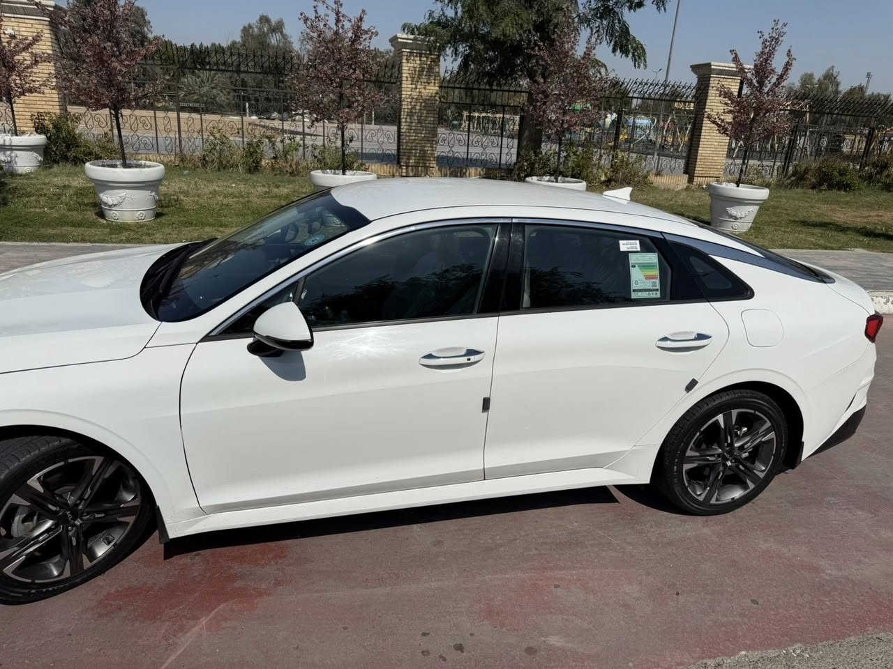 السلام عليكم
•كياكي فايف خليجي 2023 باسمي.
• مكينه 2000 دوش
• ماشيه 62
• بصمه تشغيل عن بعد
•مري شفط كرسي كهرباء
• حساس امامي خلفي
•باقي المواصفات المعروفه
•مكان السياره بغداد الكرخ
• بيه ملاحضه بسيطه

الجاد يتصل رجاءً 
***********
***********
