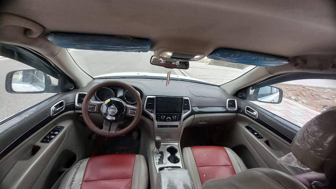 السلام عليكم 
جيب ٢٠١١ لاريدو
خليجي كفاله عدا قطعه 
وحده بيها صبغ 
باقي كله مكفول 
نص فول 
سياره خير من الله مابيها 
اي نقص 
رقم شمالي مداور مباشر 
سعر ١٦٢ وبيها مجال لشراي 
*********** واتساب واتصال
