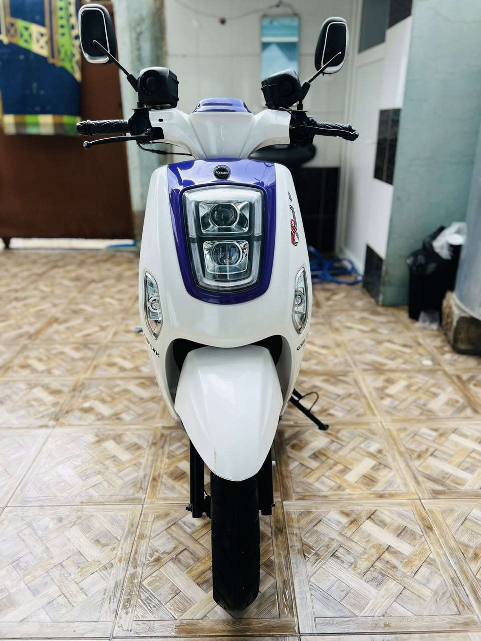 السلام عليكم دراجة بوليسي نضافة فول
محرك بلادي بعدهة زيرو كهربائيت كلهة شغالة السعر خاص 
عل رقم ***********
