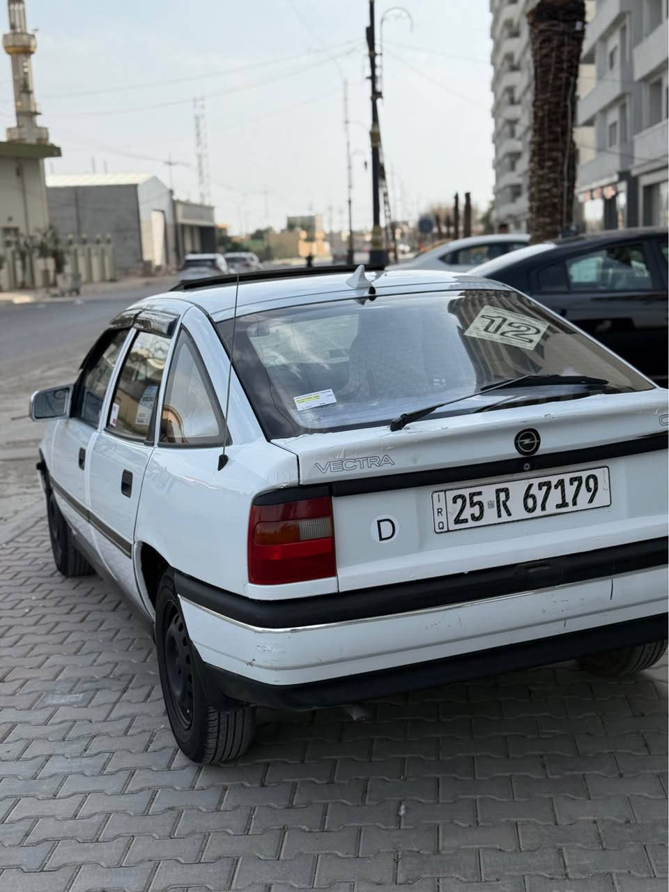 سلام عليكم 
أوبل فكترا موديل 1992 كير محرك بالشرط محرك20 سيارة حيل حلوه وناعمه بلاديه بدون تعمير صدر امامي خلفي جديد تخم تاير جديد باتري جديد كهربائي كلها شغاله من الدعاميه للدعاميه سقف سلايت رقم كركوك سنويه مشروع وطني جديده رقم إنكليزي دفتر بانزين شرط الوكاله والتحويل سيارة مال بيت بدون مصرف للبيع او المراوس حسب القناعه سعرها 40$ بيها مجال للطيبين اي استفسار خاص او اتصال *********** كركوك, العراق
