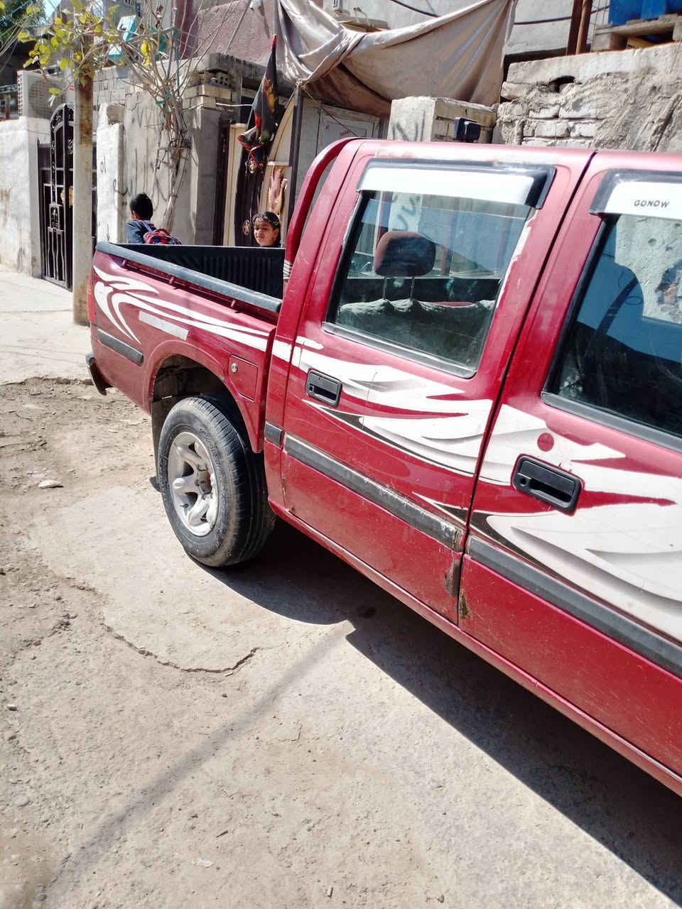 سلام عليكم سياره كنو موديل 2009 رقم انكليزي الحد 2029, سياره بسمي مكينه البلاديه مالته سياره خير من الله السنويه بسمي العنوان بغداد الشعب حي البساتين و موجود التواصل على الماسنجر رقم الهاتف ***********, السعر 47 وبيه مجال
