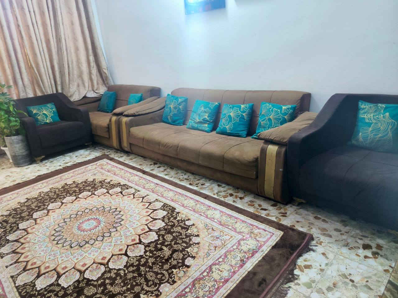 قنفات للبيع
 عدد المقاعد ٧
تركي مستعمل
نظيفات
السعر 200 الف
للأتصال ***********
