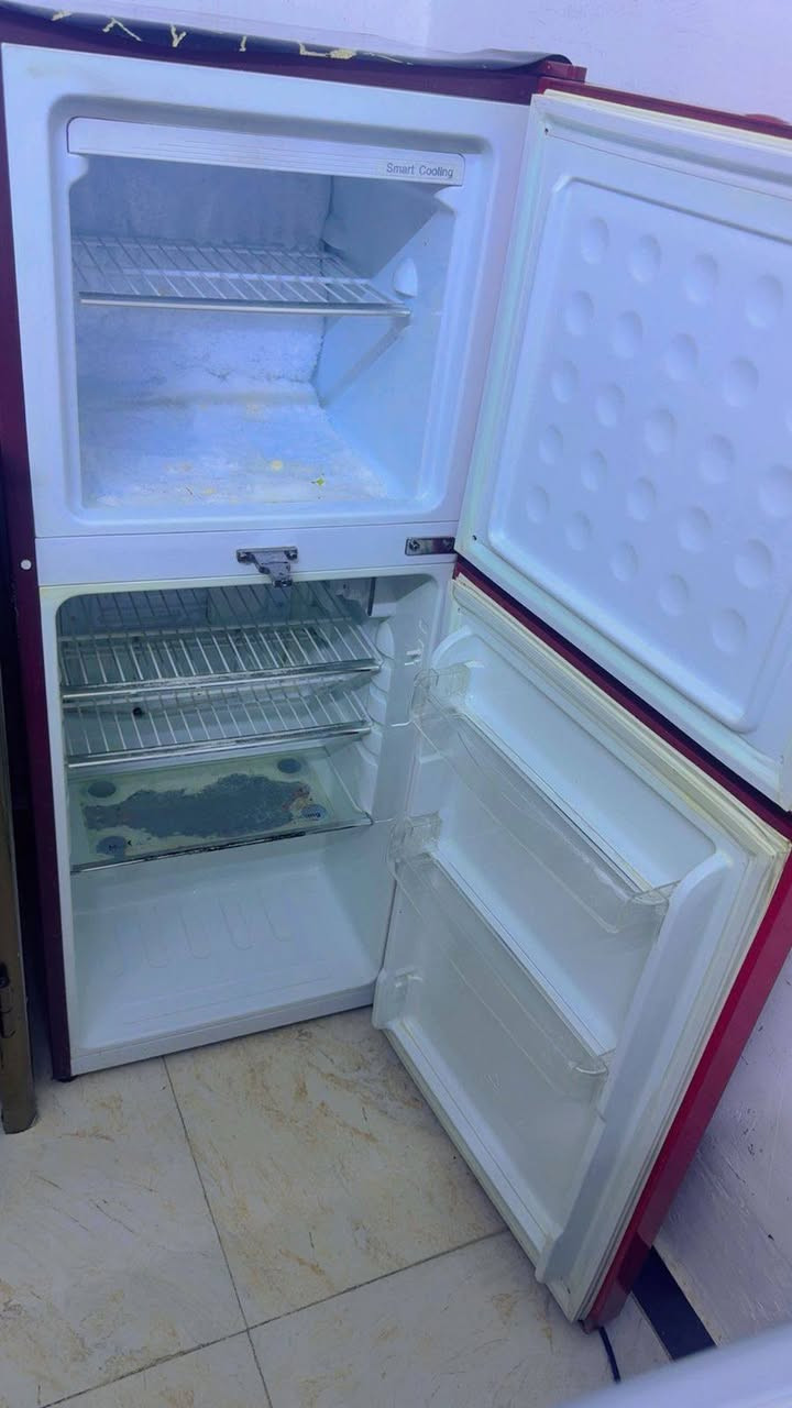 ثلاجه اكبر من ٨قدم ماعرف بظبط شكد بس جدا نظيفه ب٧٥
كاونتر المنيوم جوه قطعتين الفوك قطعه وحده كوله مرمر سعره  ١٢٥ اعتذر مكانه شويه هوسه لان بالمخزن 
تلفزيون هذه عيبه مبين بلصور بي نت سعره  ٧٥وميز الابيض سعره  ٧٥ والأسود ب٥٠ 
مندر نفرين قياسه ١٥٠×٢٠٠وارتفاع ١٦سعره ٤٠


**إذا كنت صاحب هذا الإعلان وتريد حذفه لأي سبب، رجاءا أرسل رسالة إلى الدعم الفني**