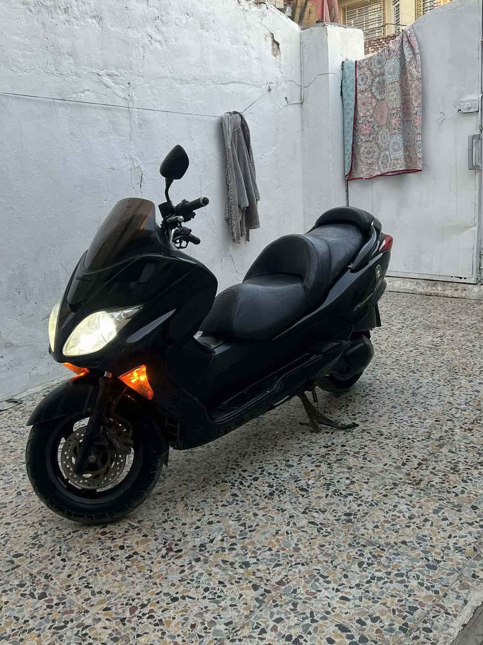 فورزا بصمه صفر ثمانيه عميه بلادي دراجة كامله مابيه اي نقص كهربائيات كله شغاله اوراق موجوده السعر 
٩٥٠ الف مكان بغداد مدينه الصدر ***********
