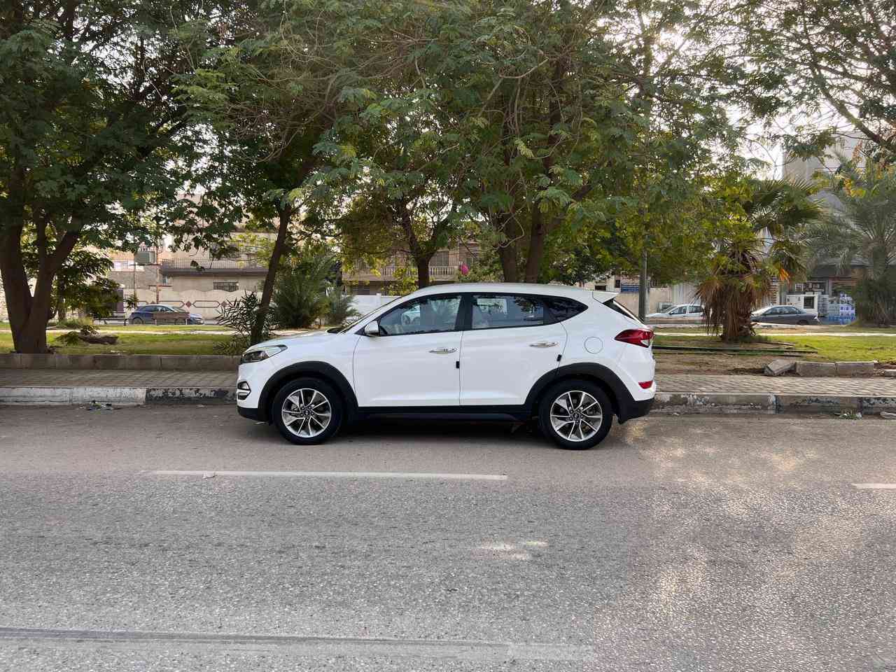 توسان ٢٠١٨ خليجي مكفول
السعر ١٨٨ ورقة

توسان ٢٠١٨ خليجي مكفول من الحادث 

رقم بغداد مميز33488 

ماشية ٩٢ الف كيلومتر

محرك ٢٠٠٠ دوش

بيها منظومة غاز اقتصادية جداً كل ٣٥٠ كيلومتر تفويلتها ٩ آلاف دينار

شاشة أندرويد

إشارة بالمري ومرايا شفط 

كامرة تسجيل فديو

حساسة رجوع وكامرة

كراسي جلد وعليهن كفر قماش نفس اللون

مكان السيارة كربلاء

***********
