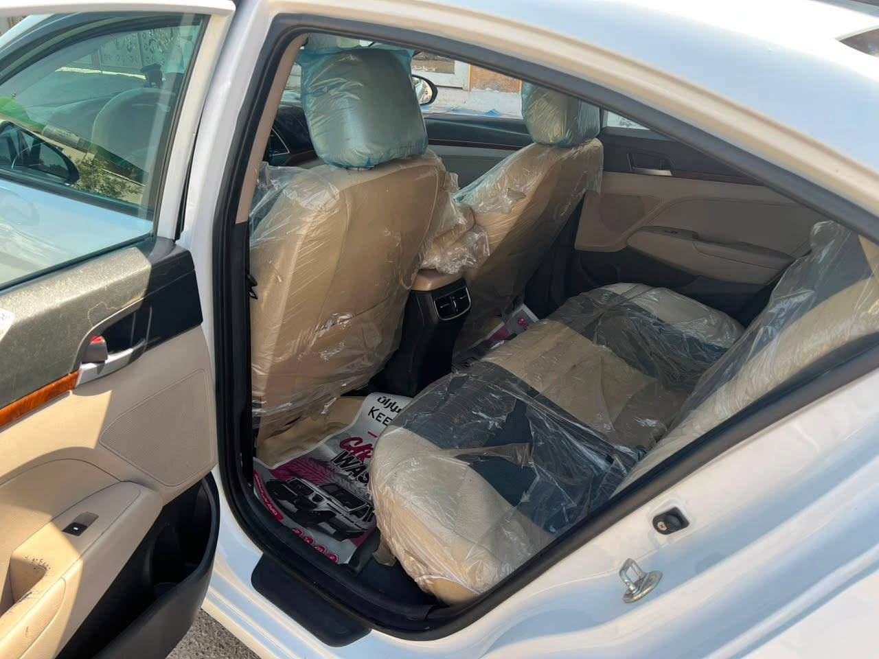 النترا خليجي موديل 2019
رقم بغداد تحويل مباشر 
فول مواصفات 
فتحه سقف 
تبريد قطعتين 
مري شفط 
محرك 2000دوش 
بصمه مو سويج 
ويل حجم 17بلادي
شاشه بلادي 
فووول تحكمات 
سياره بيها قطعتين صبغ اثر شخوط فقط 
الباقي كفاله عامه 
محرك كير كفاله
سياره جاهزه اي نقص مابيها 

 مكان السياره الانبار الخالديه  السعر 145وبيها مجال 
***********
