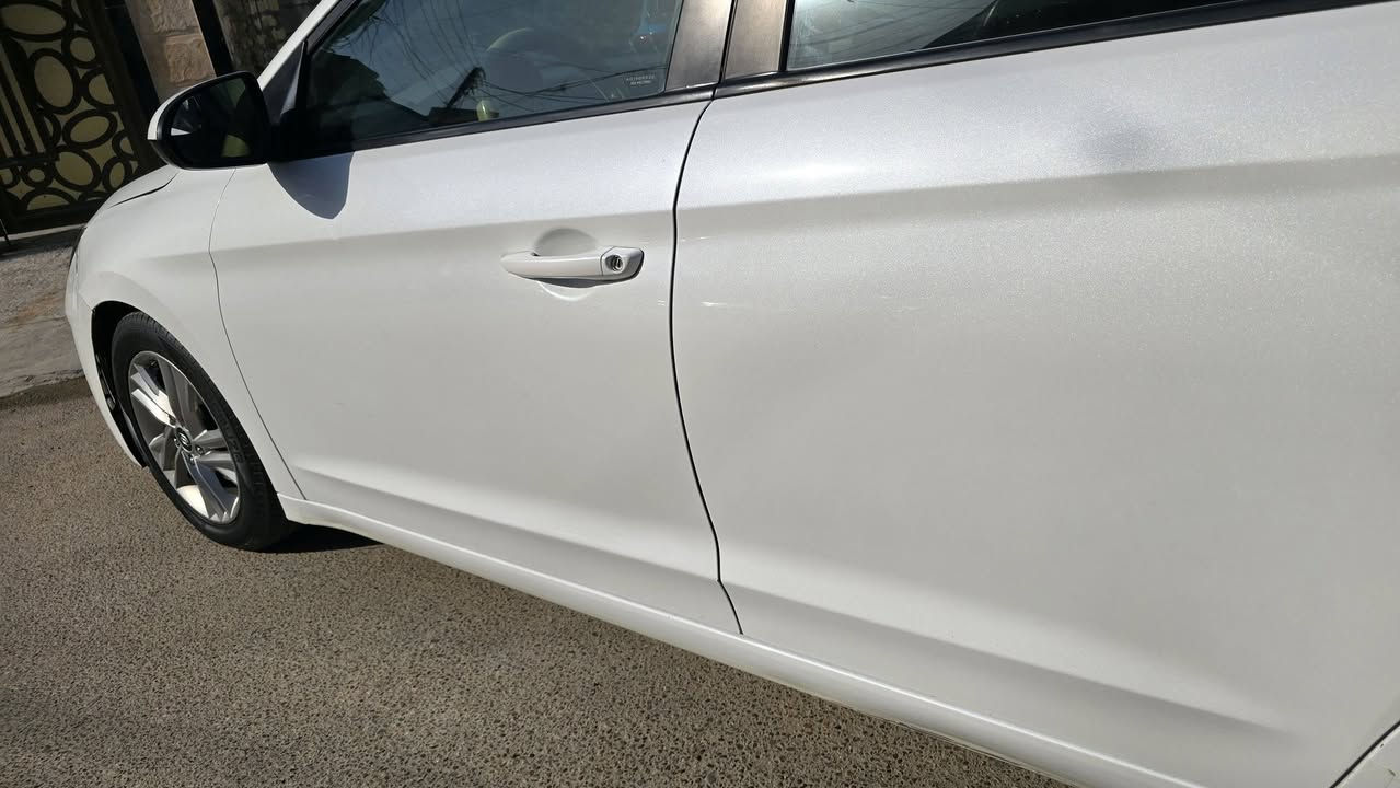 النترا 2019 امريكي ماشيه 89 
كير محرك مكفول محرك 2000 دوش تخم تاير تبريد ثلج صدرها جديد سياره جاهزه من كلشي نضيفه مال جناي صور حادثها موجوده ويا صور بس بنيد صبغ باقي مكفول
 السعر 137 بيها مجال للشراي 
الاستفسار *********** مكاني بغداد السيديه
