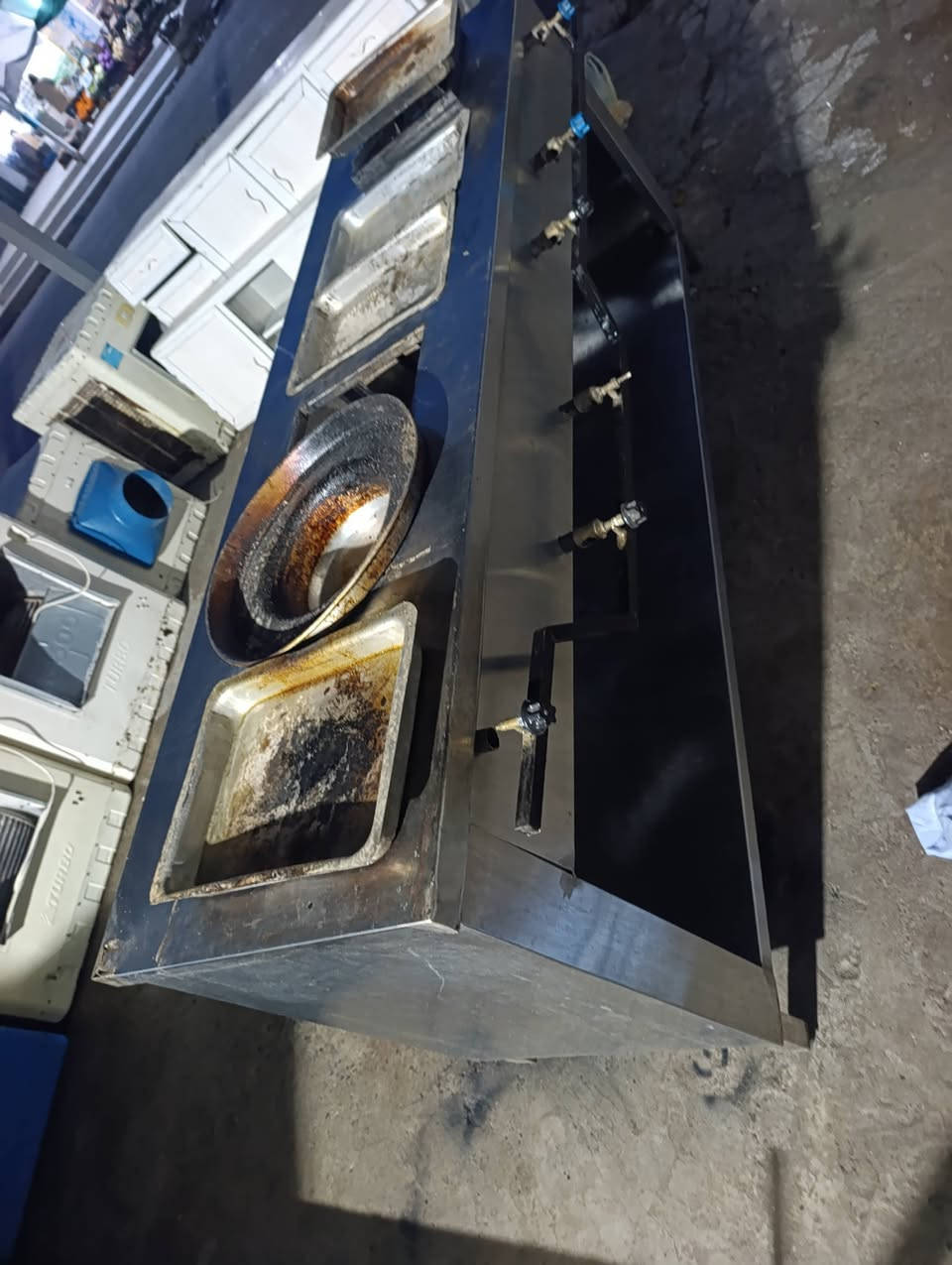 طباخ مطعم للبيع ***********
