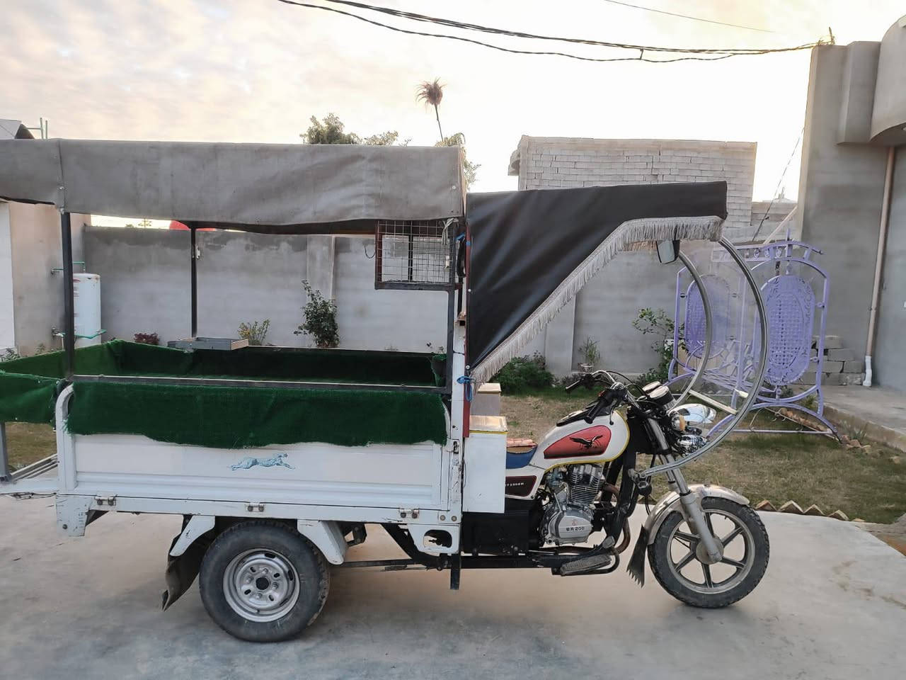 ستوتة جمرة للبيع موديل 20 محرك 25 مكفولة من الحيم وال خياس كهربائيات شقالة ركبة شرط محجر كامل  السعر 1500 وبيهة مجال قليل  المكان ديالئ / دلي عباس  ***********
