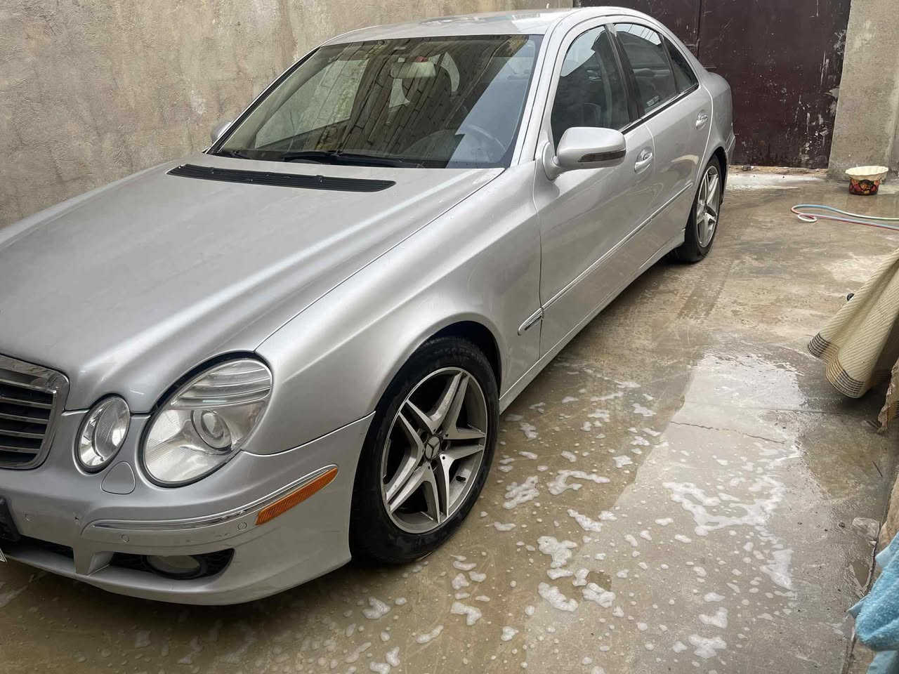 للبيع مارسدس ٢١١ موديل ٢٠٠٨ محوره بطه سياره جديده لوك وكلشي شغال بيها سياره رقم ادهوك ابسم شرك بادهوك وشركه ماندلها تخم تاير حداديه كهرباايات تبريد كله شغال كيجات شغاله كلها سعر ١١٠ بيع ومراوس مكان سياره بغداد العبيدي ***********
