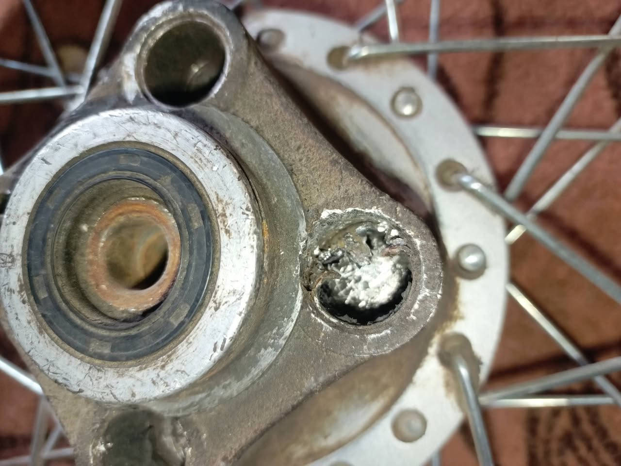 للبيع بس لبوش مال لبكره لطشه
بيش ما جان ابيع 🤣***********
