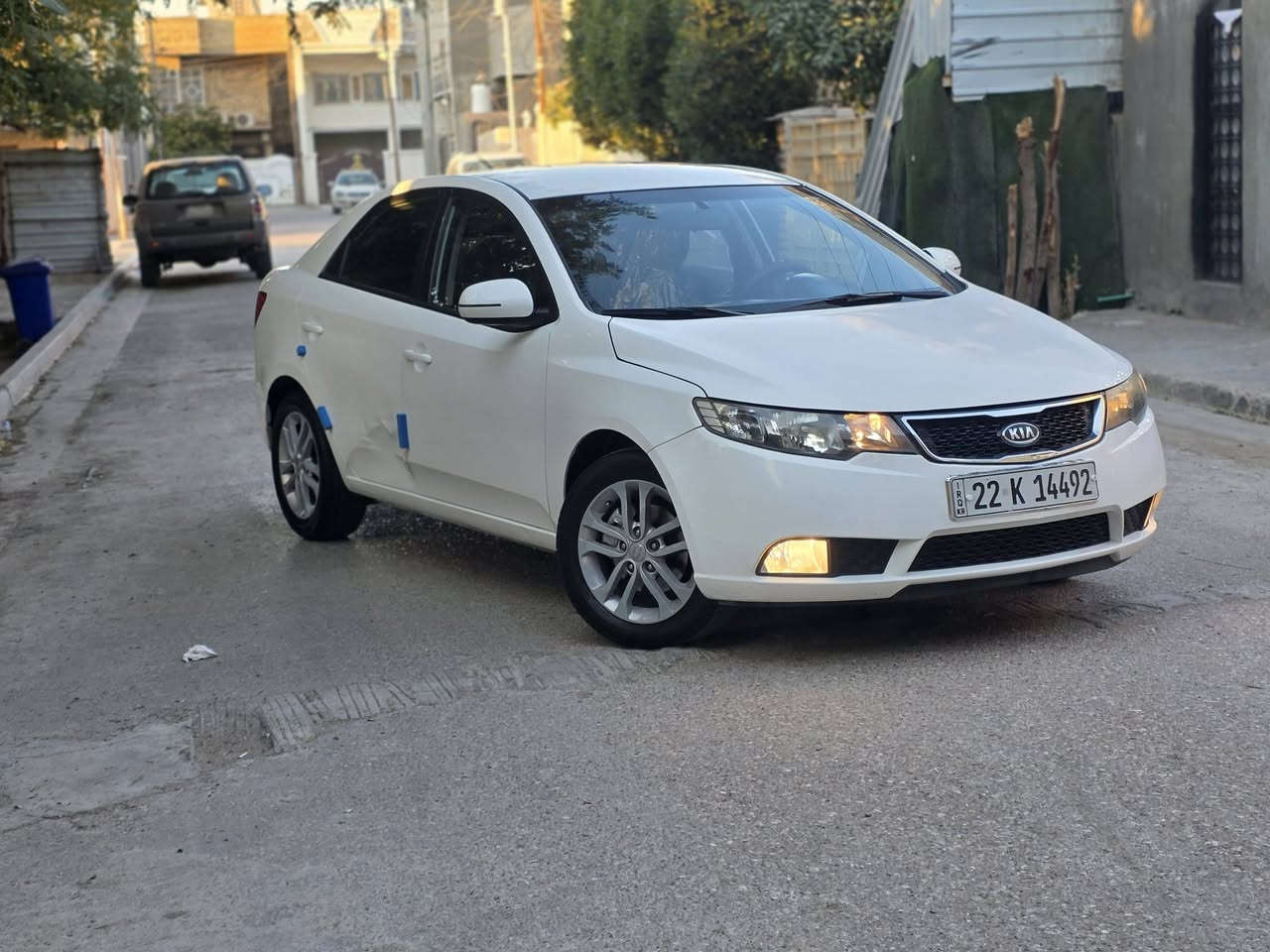 سلام عليكم من رخصت لادمن المحترم عندي كيا سيراتو موديل 2011 بيهه بس قطعه وحده  صبغ وبيهه هاي طخه بلباب الخلفي سياره كلش جديده اني شخص ثاني من مالكها من شركه حته كتلوكات الشركه بيها  محرك كير مكفول مامفتوح صدر امامي وخلفي جديد حته الهزه طلعت ١٠٠% محرك ١٦٠٠ شاشه كامرا مري شفط اشاير بالمري حافظه نظاره كيج حماوه دشبول ليزر تحكمات ستيرن كشناتها شركه ومغلفهن الهزه تنتهي ٢٠٣٠ مكاني بغداد قرب مطار بغداد رقمي ***********
