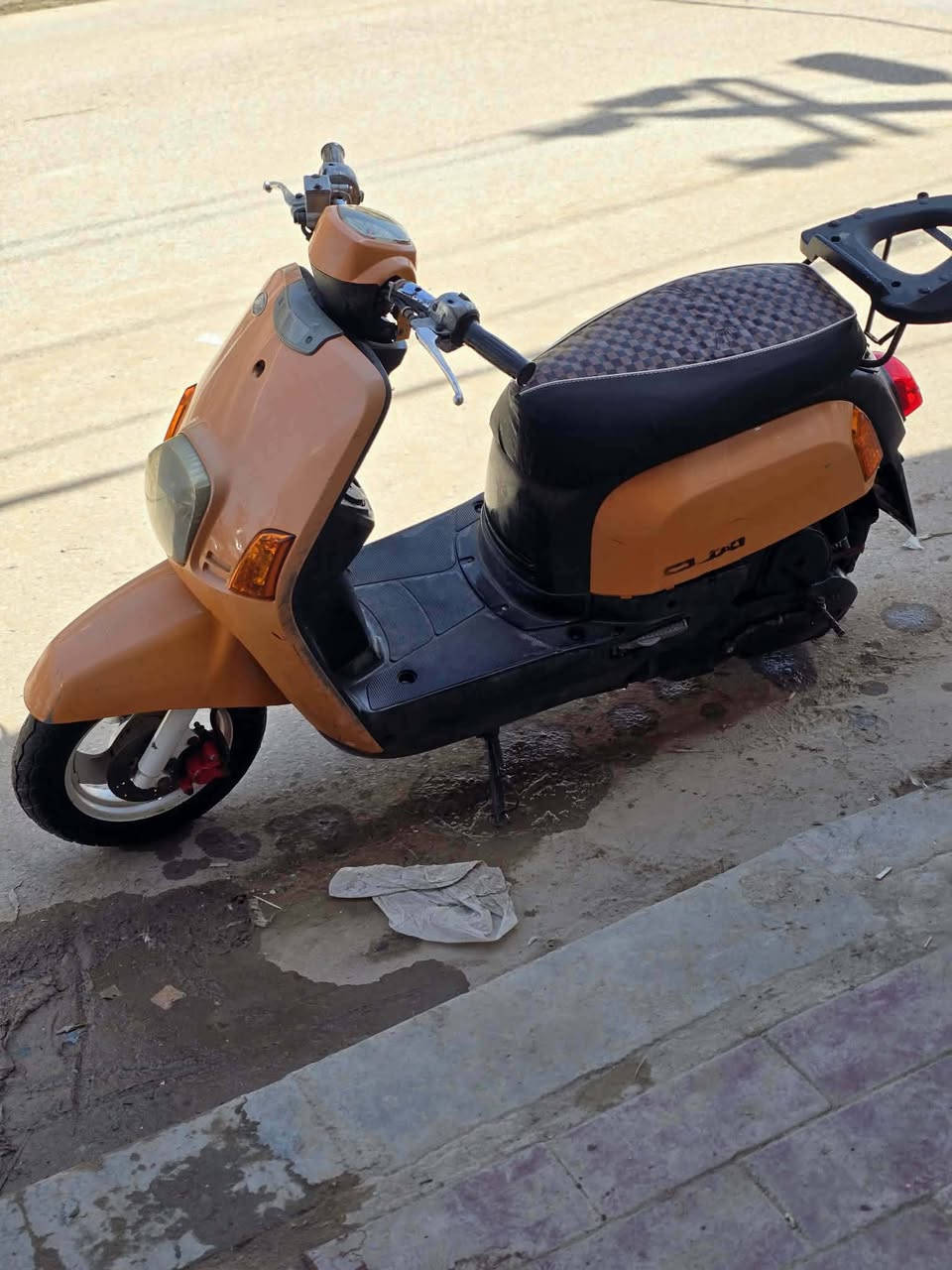 بوليس مكينة ما مفتوحة جاهزة من كل شي سعرها ٦٥٠ وبيها مجال قليل
مكاني ( الحيرة)
***********
