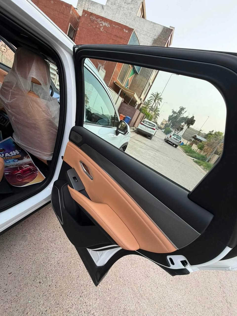 السلام عليكم زبائنا الكرام
يتوفر لدينا تبديل زجاج مظلل بي واي دي 
سونك ال وسونك بلاس وليوبارد وسيلايون 
عرض خاص بمناسبة ايام العيد 
شل موقعي مجاناً 
جام اصلي وكالة ختم byd 
توصيل وشد داخل بغداد مجاناً 
***********
