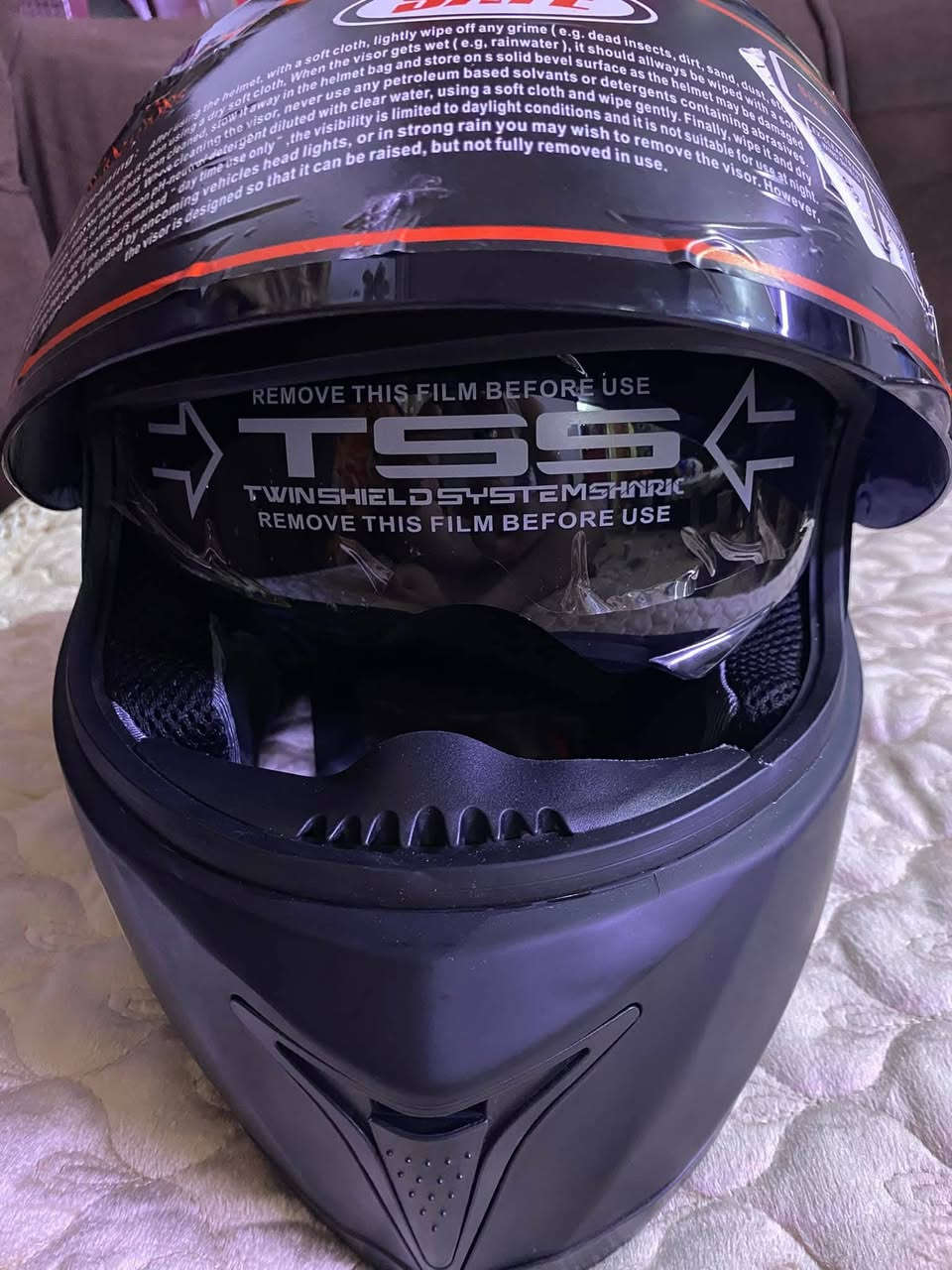 خوذة السعر 60 مع التوصيل 
للحجز مراسلة الصفحة او واتساب ***********
