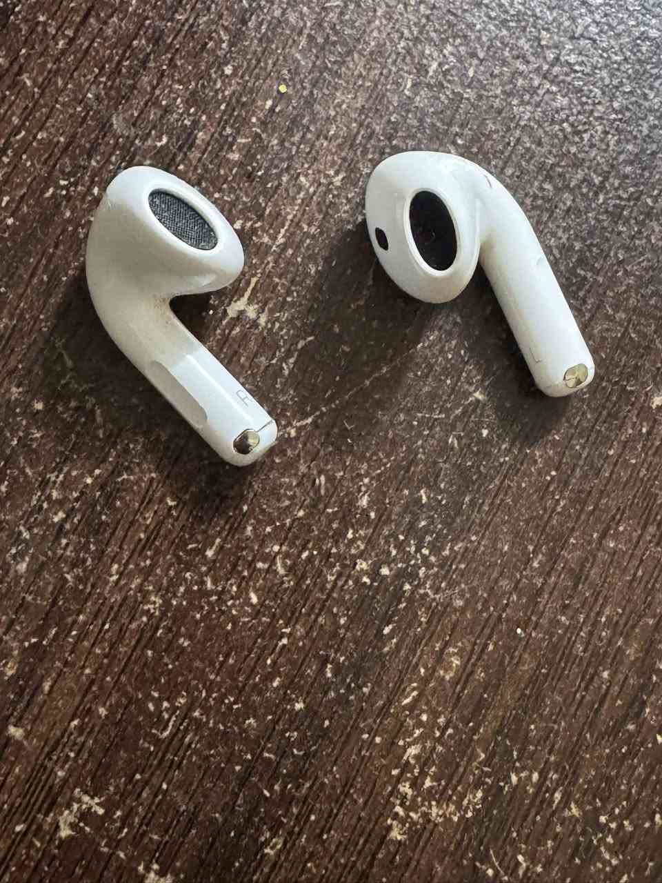 ايربود 4 ام العزل  نضافه ٨٠ 
السعر ١١٠


**إذا كنت صاحب هذا الإعلان وتريد حذفه لأي سبب، رجاءا أرسل رسالة إلى الدعم الفني**