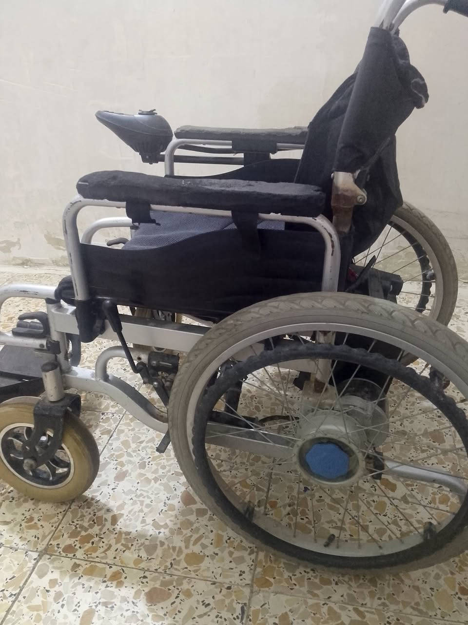 كرسي كهربائي مستعمل للبيع
العطل تحكم الكير فقط كما واضح في الصورة 
عنواني العبيدي الرئاسه شارع 20


**إذا كنت صاحب هذا الإعلان وتريد حذفه لأي سبب، رجاءا أرسل رسالة إلى الدعم الفني**