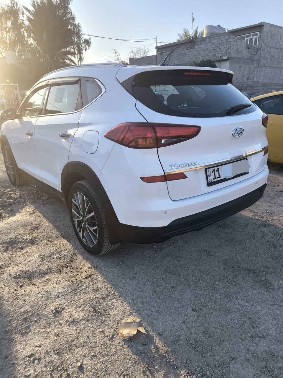 السلام عليكم 
توسان 2020 خليجي 
رقم بغداد الدولي الجديد باسمي تحويل ثاني يوم هزه وسنوية جديدة
 محرك: 2000 دوش 
ماشية: 84 الف 
السيارة فوول مواصفات عدا البانوراما
المواصفات:
بصمة تشغيل + أبواب
كشنات أمامية كهرباء
حساسات أمامية وخلفية
شاشة كبيرة
كاميرا خلفية
شاحن موبايل وايرليس
قطعتين تبريد
مري شفط
اشاير بالمري
تحكمات ستيرن
3 انظمة قيادة
وباقي موصفات التوسان المعروفة

 السيارة بدون دواخل و جاهزة بدون اي نقص ربع ماتصرف عليها 

الصبغ:4 قطع صبغ 
مكان السيارة: ديالى بعقوبة 
للاستفسار: ***********
