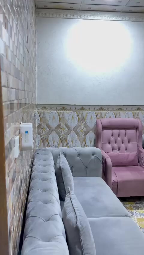 السلام عليكم 
بيت تجاوز للبيع مع الاثاث، المساحه 100، غرفه ومطبخ وحمام وصاله وطرمه وطابق ثاني مخزن فقط 
للاستفسار ***********
