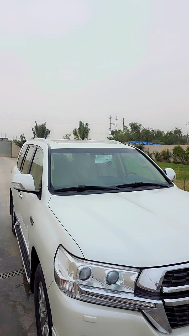 لاندكروز فطيم فول الفول موديل ٢٠١٧ محرك ٨سلندر ٤٦٠٠
مكفوله كفاله عامه سياره جديده وضع شركة 
سعر ٥٢٥$ اتصل وتشلع عيوني بس لاتراسل 
***********
